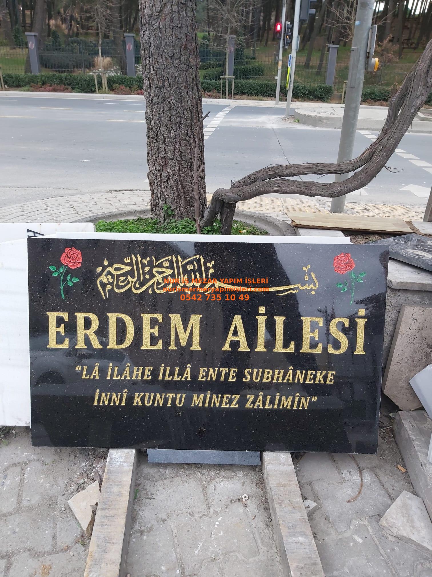İki Kişilik Siyah Renkli Granit Mezar Baş Taşı Modeli