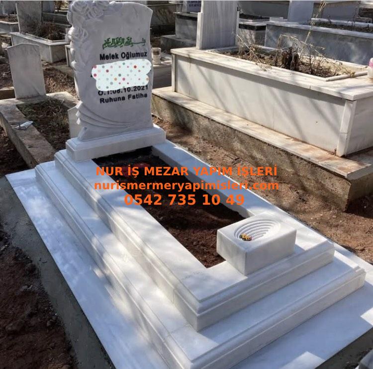 Tek Kişilik Baştaşı Çiçek Desenli Mermer Blok Mezar