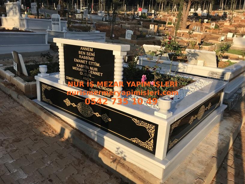 İzmir Çift Kişilik Granit Desen İşlemeli Sütunlu Mezar