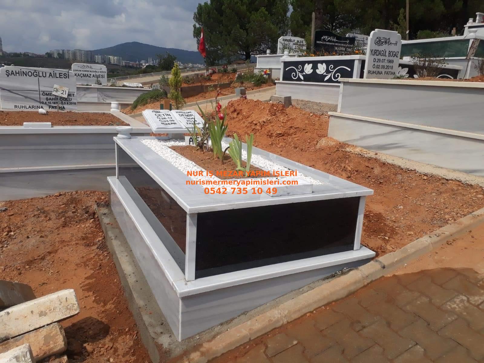 İzmir Tek Kişilik Baştaşı Kitabe Gövde Granit Mermer Mezar